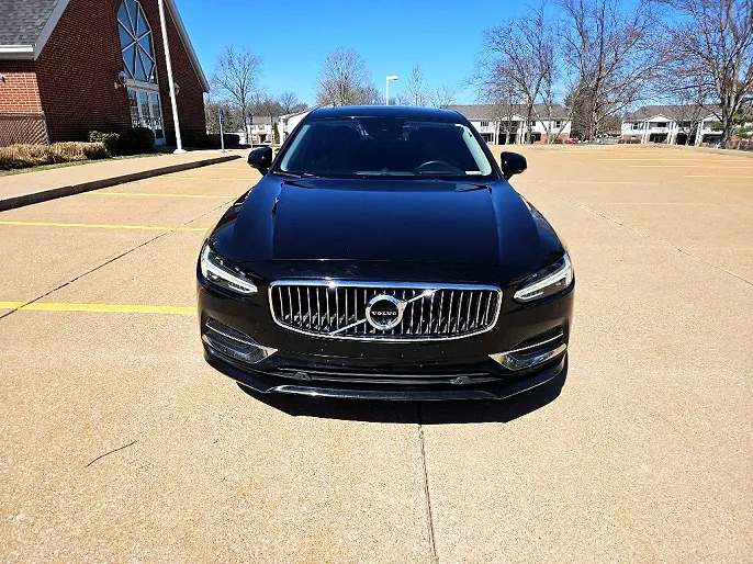 2017 Volvo S90