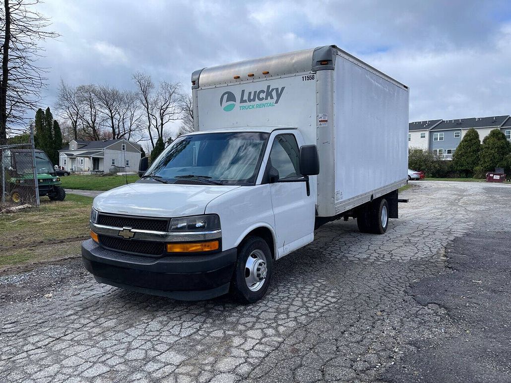 2017 Chevrolet Express 3500 image 1