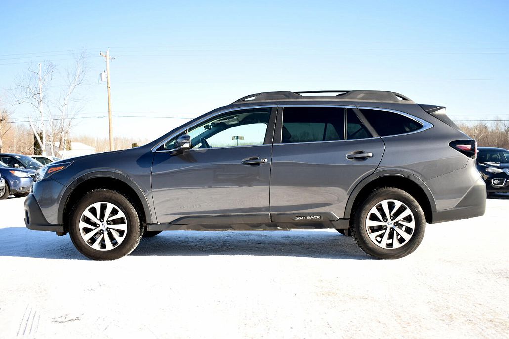 2021 Subaru Outback Premium image 1