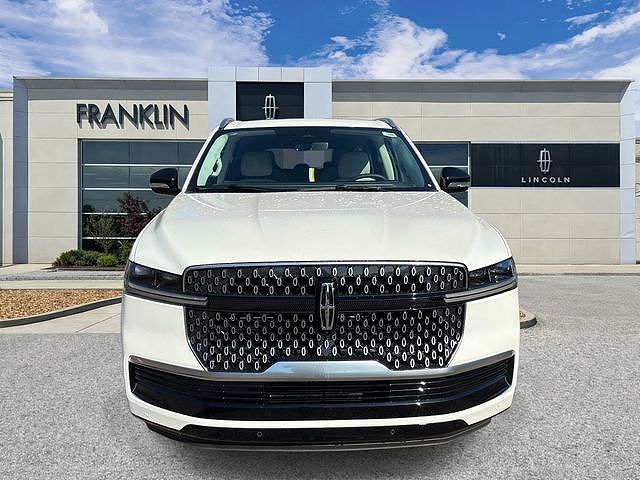 2025 Lincoln Navigator L