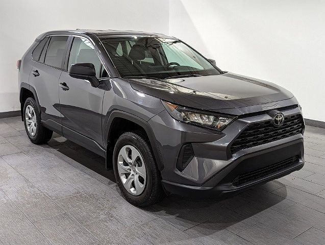 2022 Toyota RAV4 LE image 0
