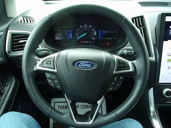 2024 Ford Edge Titanium photo 11