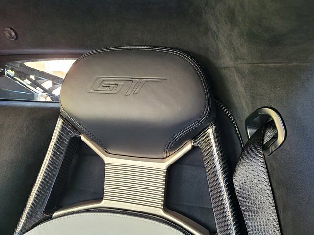 2021 Ford GT null image 11