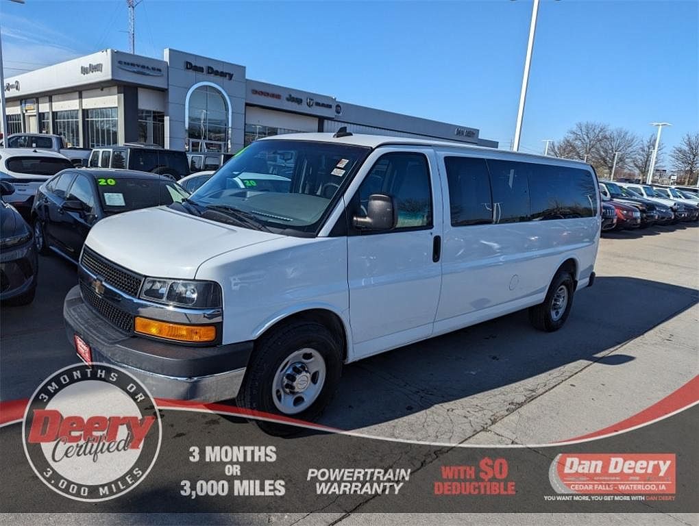 2016 Chevrolet Express 3500 image 0