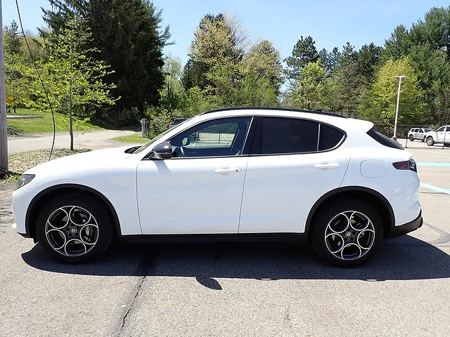 2024 Alfa Romeo Stelvio