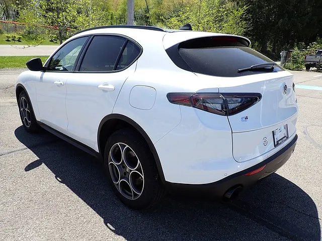 2024 Alfa Romeo Stelvio