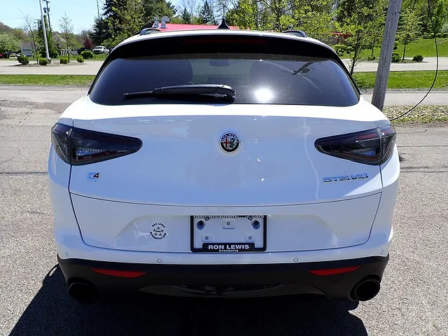 2024 Alfa Romeo Stelvio
