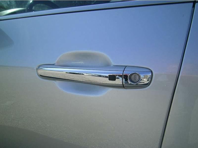 2009 Hyundai Genesis Base image 10
