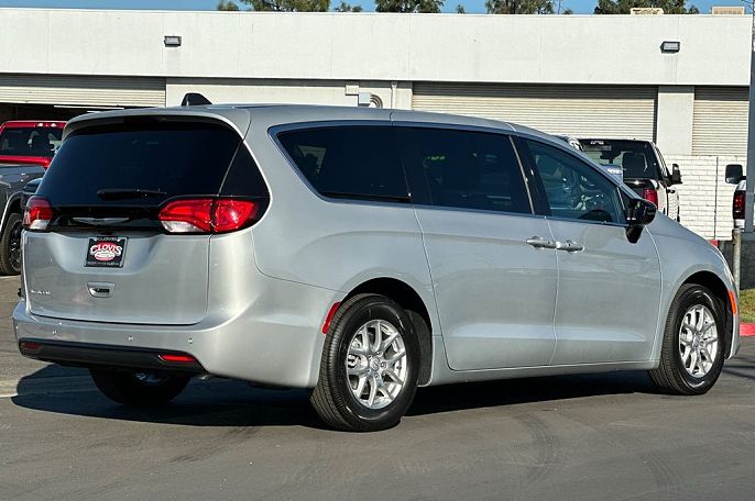 2026 Chrysler Voyager