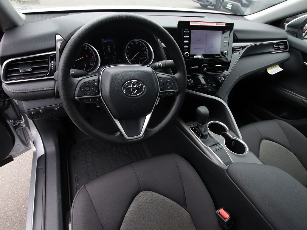 2024 Toyota Camry LE image 5