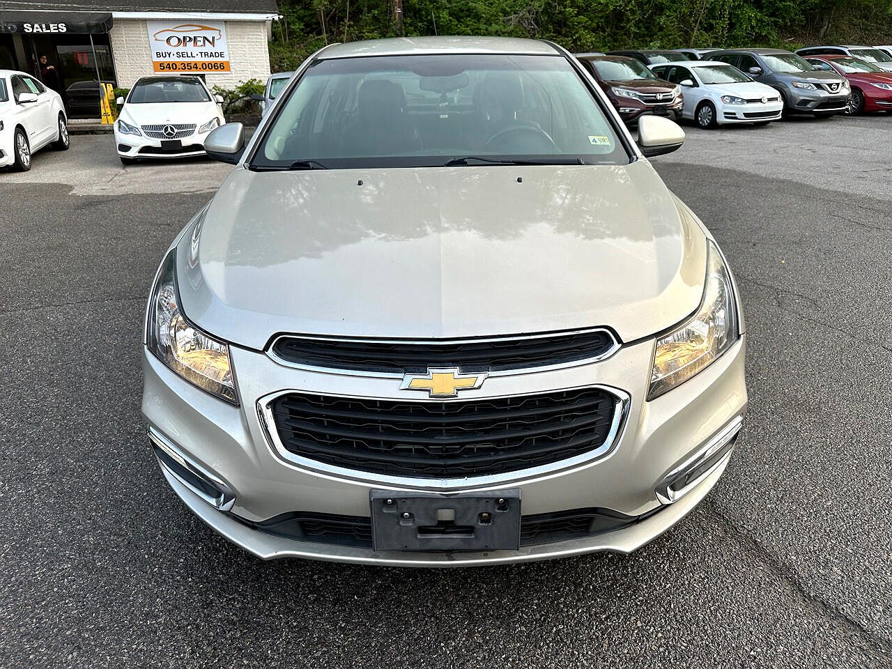 2016 Chevrolet Cruze LT image 1