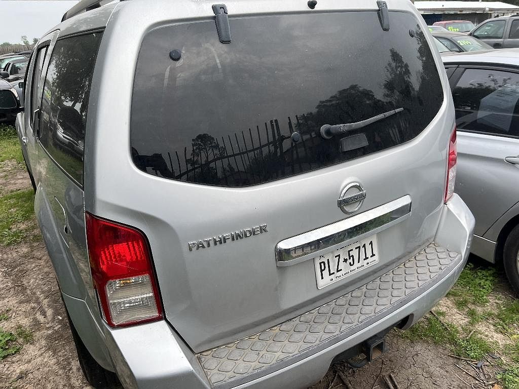 2008 Nissan Pathfinder null image 5