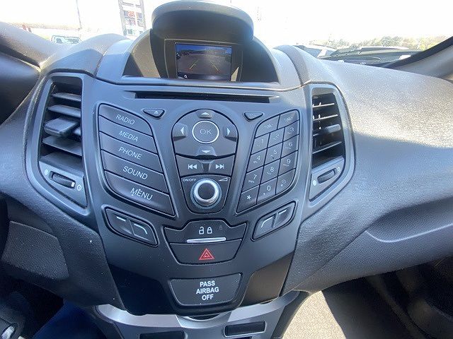 2019 Ford Fiesta SE image 25