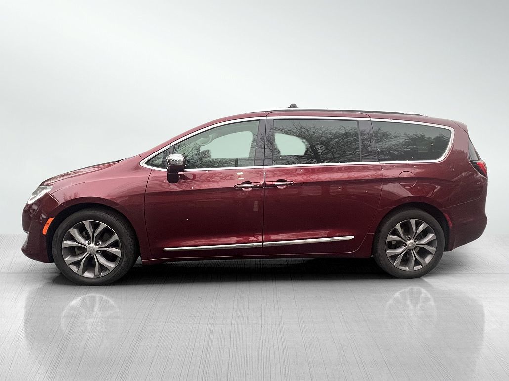 2018 Chrysler Pacifica Limited image 2