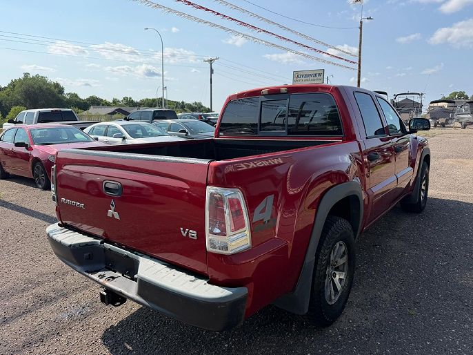 2006 Mitsubishi Raider