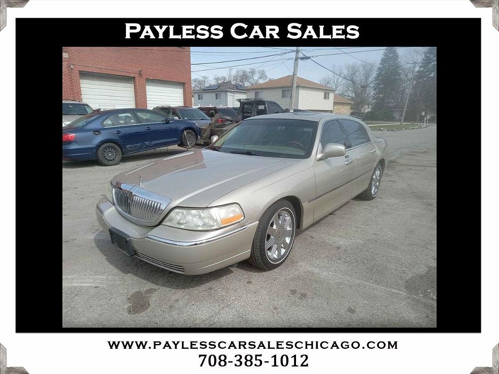 2005 Lincoln Town Car Signature Limited image 0