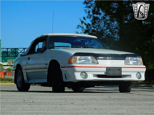 1988 Ford Mustang GT image 4