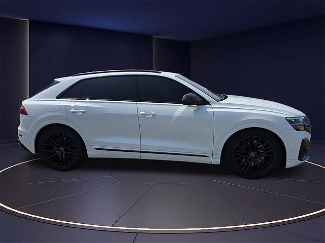 2024 Audi SQ8