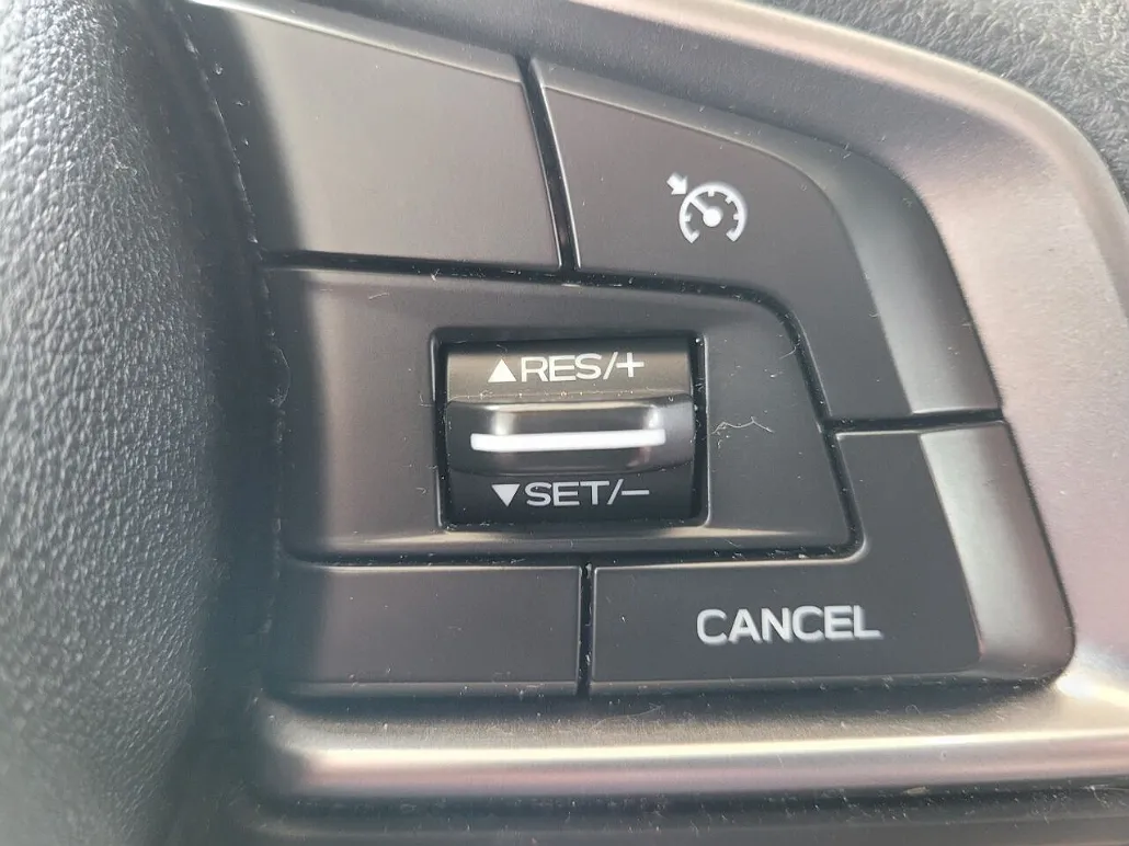 2018 Subaru Impreza 2.0i image 5