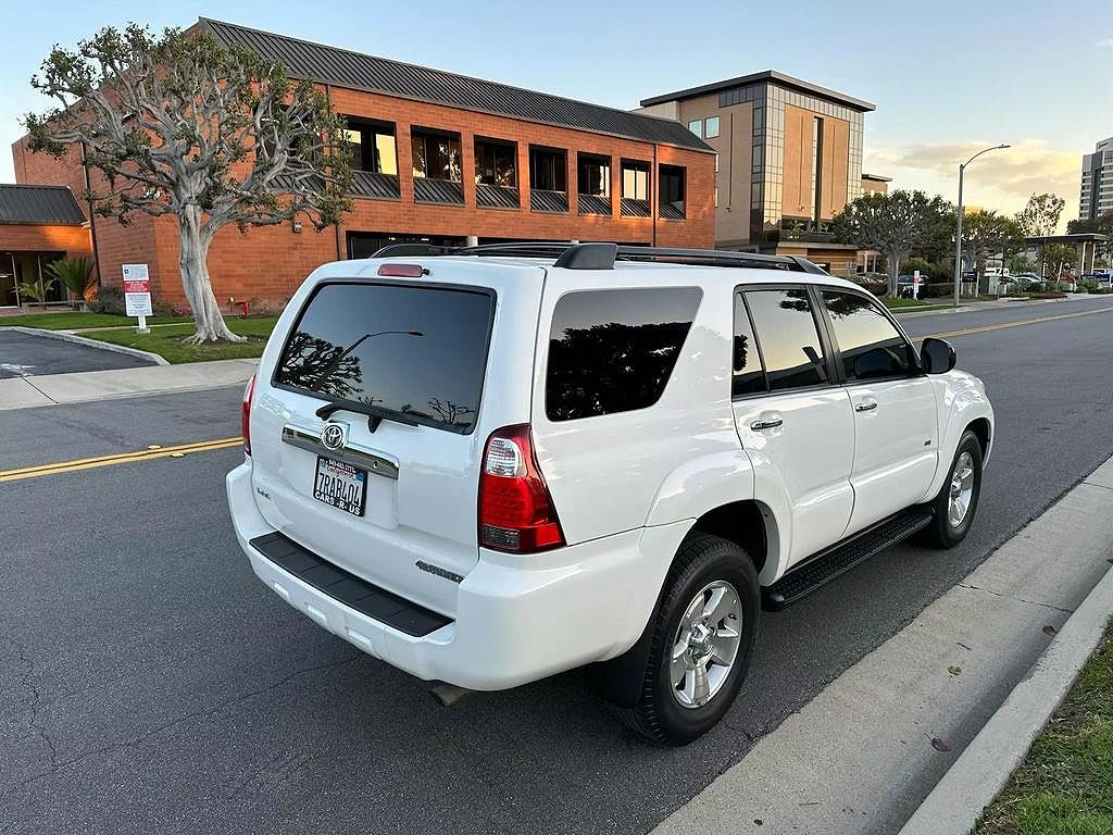 2009 Toyota 4Runner SR5 image 4