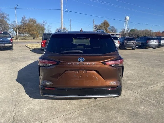 2021 Toyota Sienna null image 3