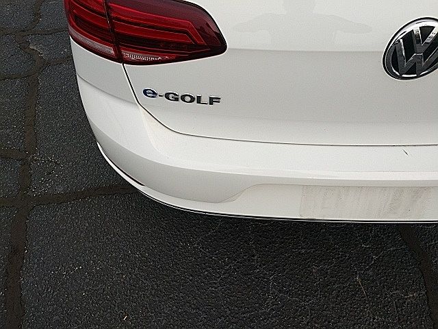 2017 Volkswagen e-Golf SE image 5