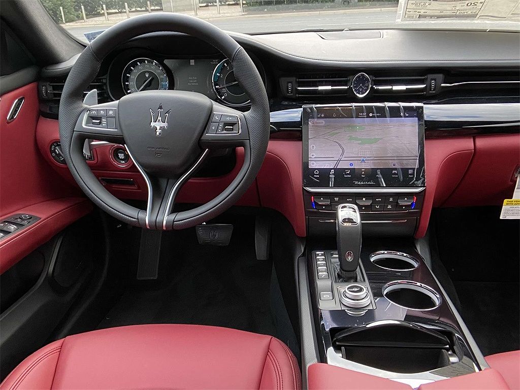 2023 Maserati Quattroporte Modena Q4 image 1