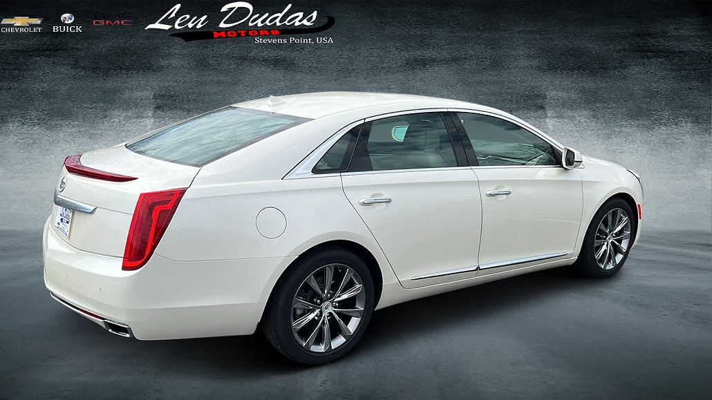 2013 Cadillac XTS Luxury image 3