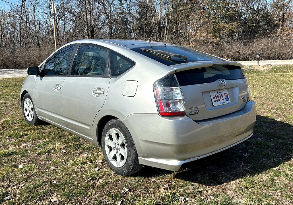 2004 Toyota Prius Standard image 2