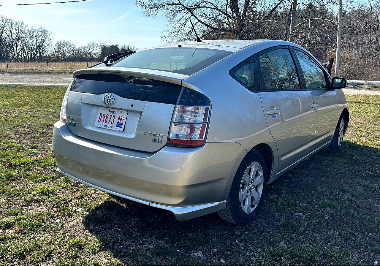 2004 Toyota Prius Standard image 4