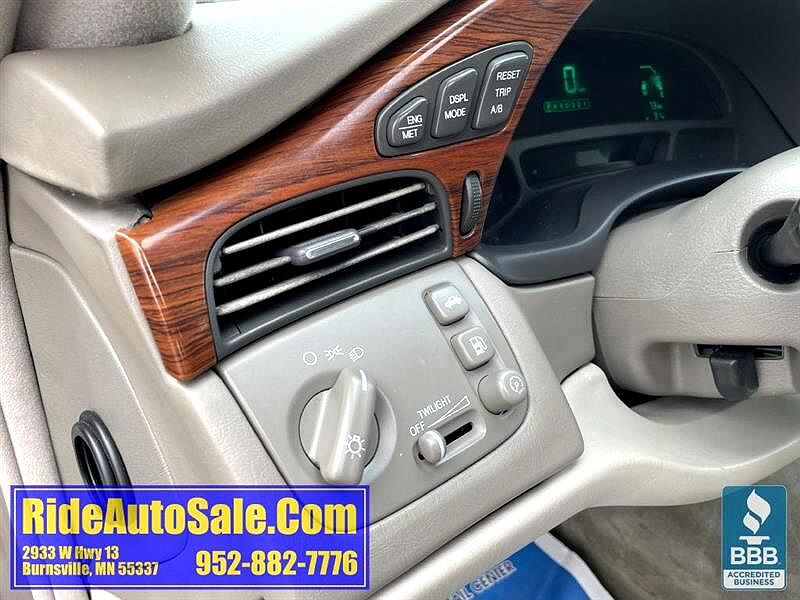 2002 Cadillac DeVille null image 26