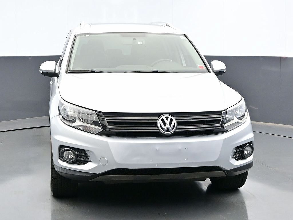 2012 Volkswagen Tiguan SE image 1