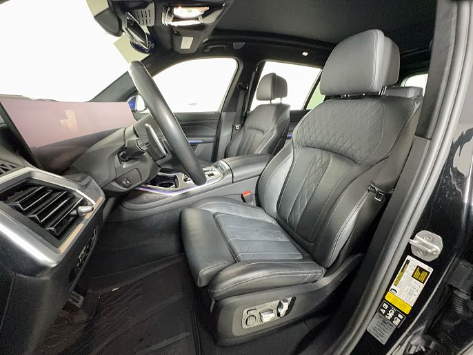 2023 BMW X7