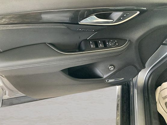 2021 Buick Envision Essence photo 11