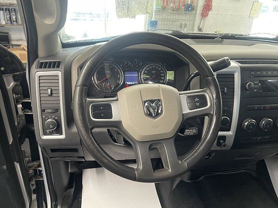 2009 Dodge Ram SLT photo 10