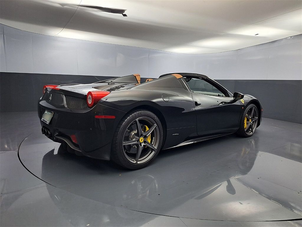 2015 Ferrari 458 null image 2