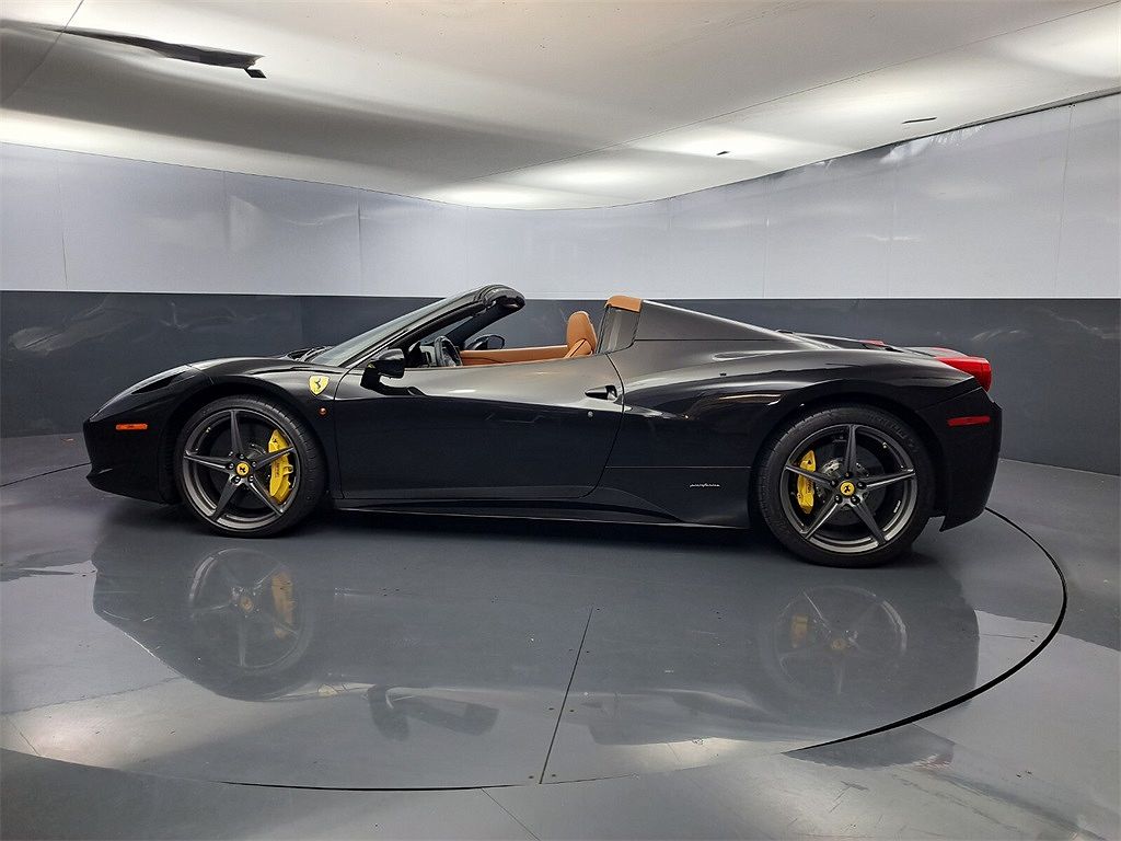 2015 Ferrari 458 null image 5