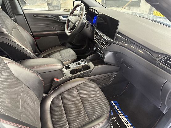 2023 Ford Escape ST-Line Elite photo 11