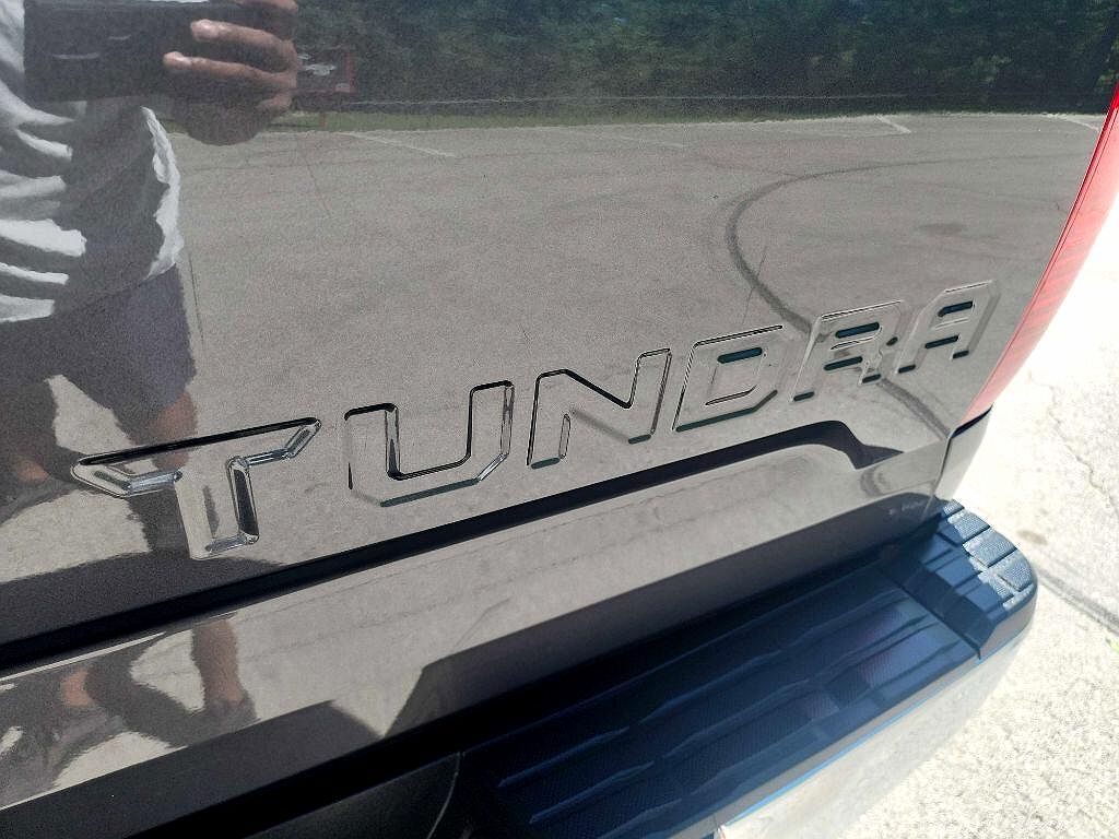 2015 Toyota Tundra Limited Edition image 9
