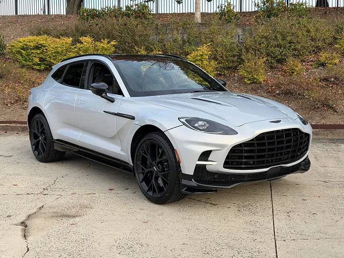2026 Aston Martin DBX