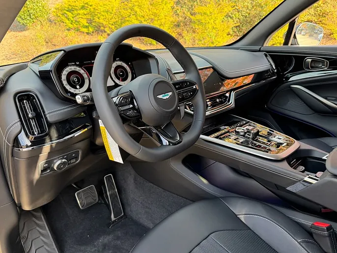 2026 Aston Martin DBX