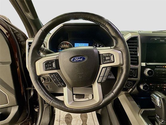 2018 Ford F-150 Lariat photo 11