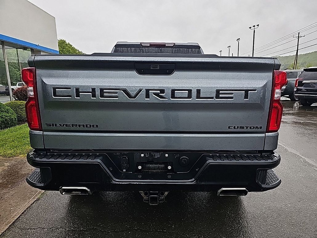 2019 Chevrolet Silverado 1500 Custom image 3