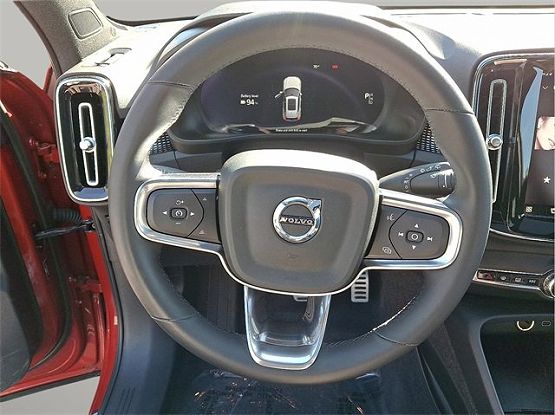 2022 Volvo XC40 Recharge Twin Plus AWD photo 11