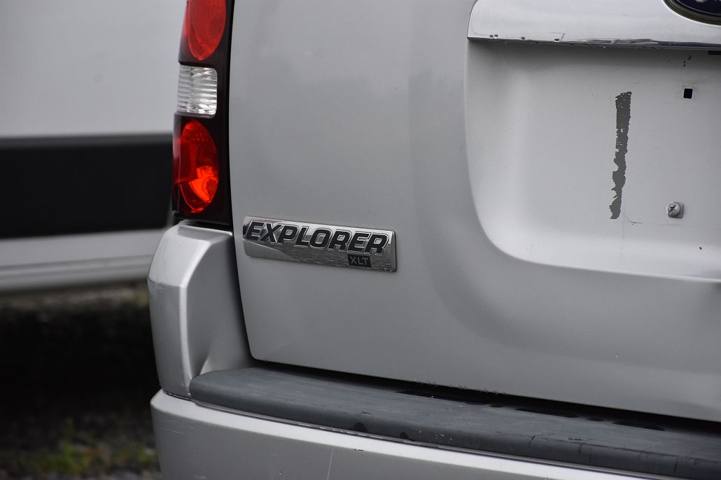 2010 Ford Explorer XLT image 4