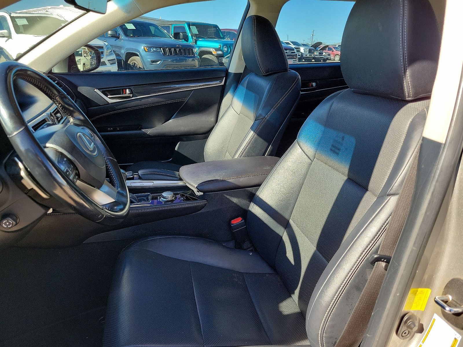 2016 Lexus GS 200t image 15