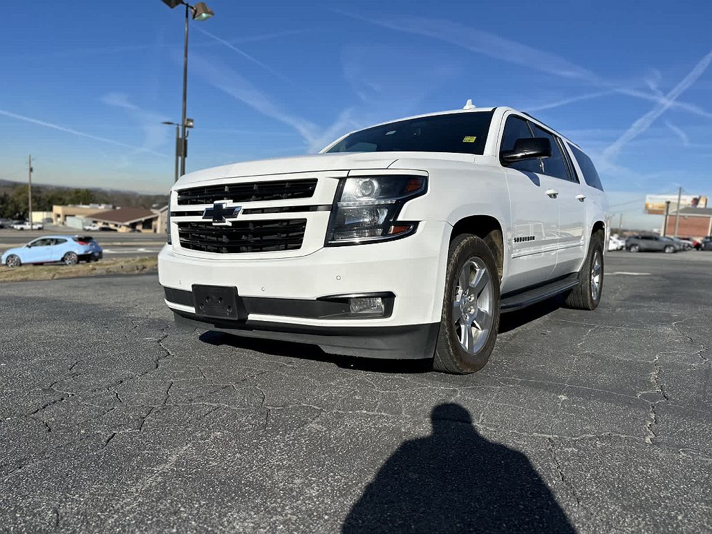 2019 Chevrolet Suburban Premier image 0