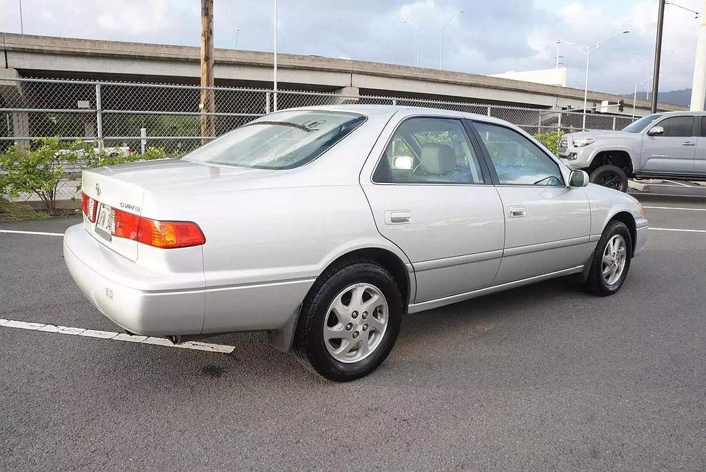 2000 Toyota Camry LE image 20