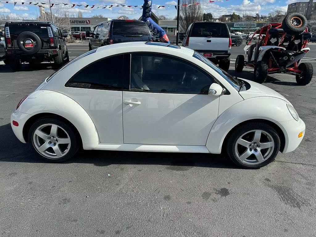 2005 Volkswagen New Beetle GLS image 3