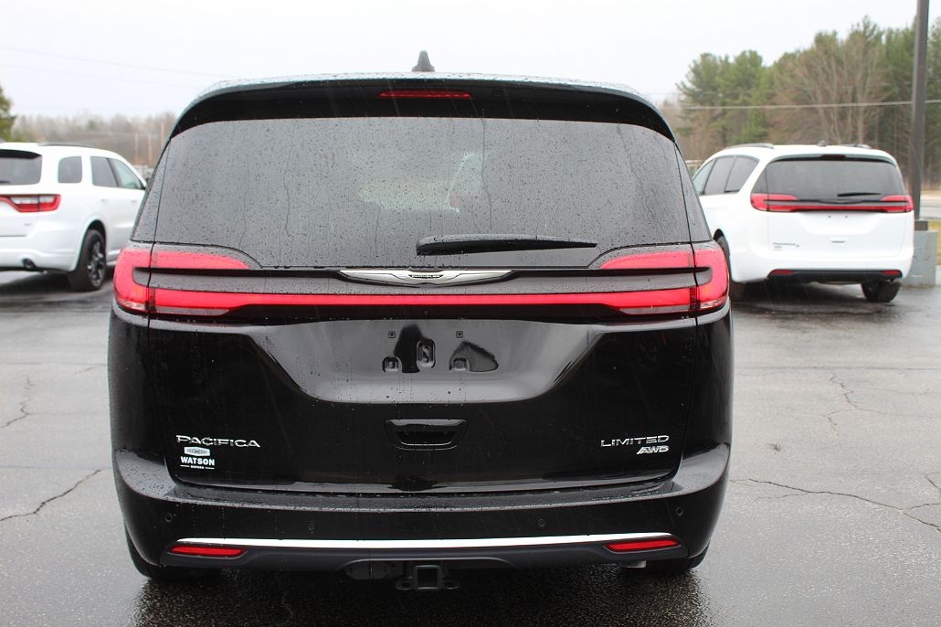 2024 Chrysler Pacifica Limited image 3